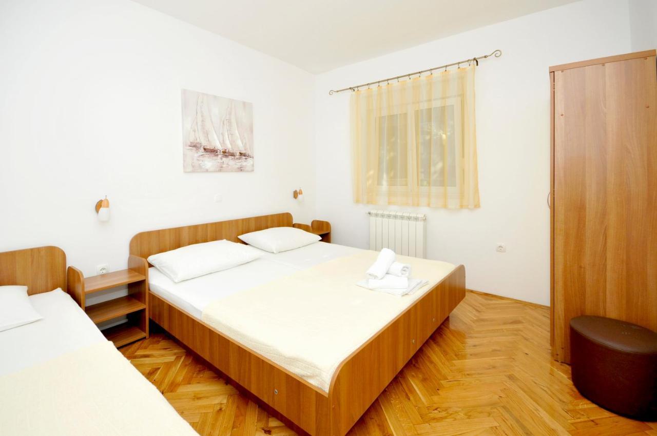 Apartments Penic Trogir Exterior foto